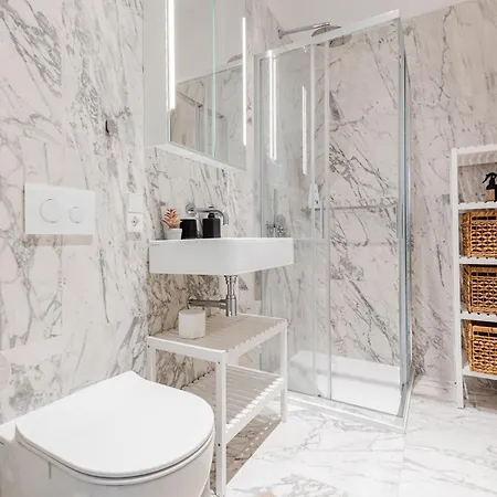 Luxury Studio, Raina Nams Riga