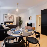 Luxury Studio, Raina Nams