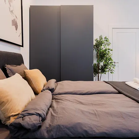 Luxury Studio, Raina Nams Riga